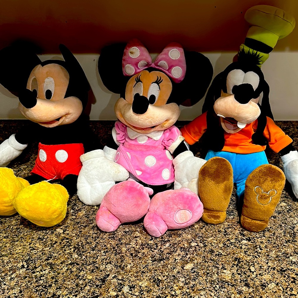 3 piece set Mickey, Minnie and Goofy